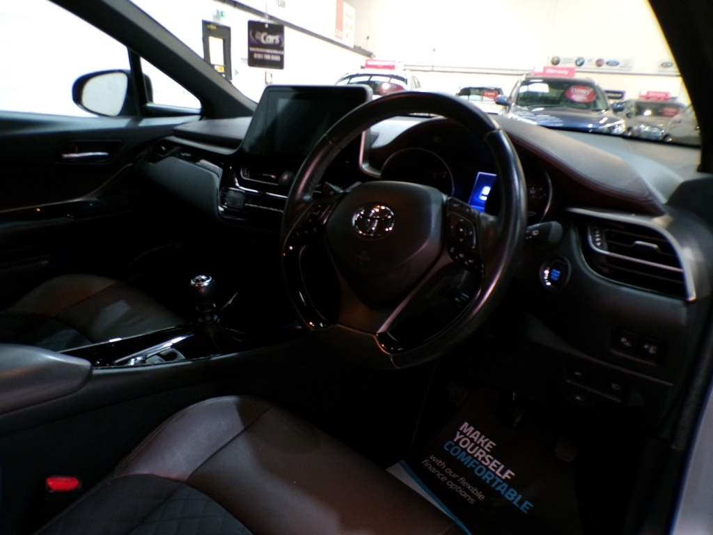 Used Toyota C-HR 2017 for sale - 77661912: Photo 19