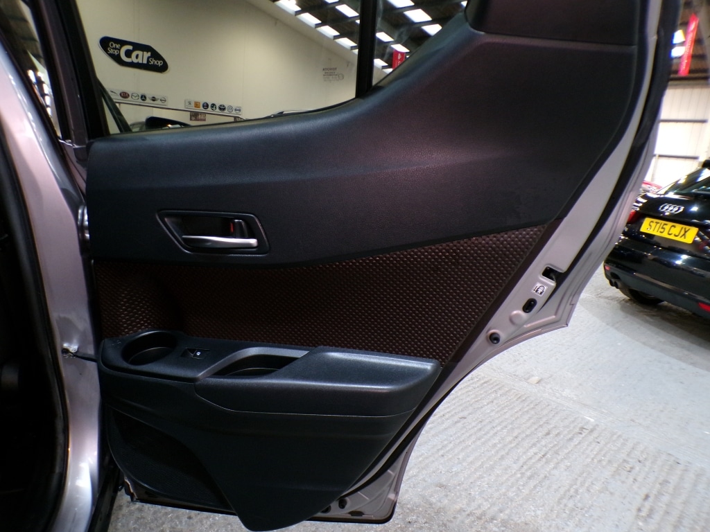 Used Toyota C-HR 2017 for sale - 77661912: Photo 31