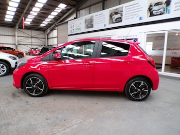 Used Toyota Yaris 2015 for sale - 78579989: Photo