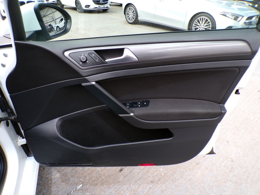 Used Volkswagen Golf 2019 for sale - 76779211: Photo 16