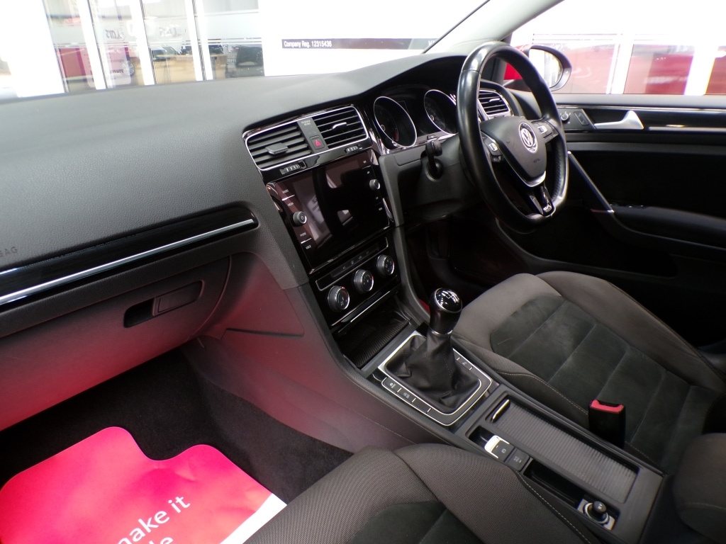 Used Volkswagen Golf 2018 for sale - 76786982: Photo 15