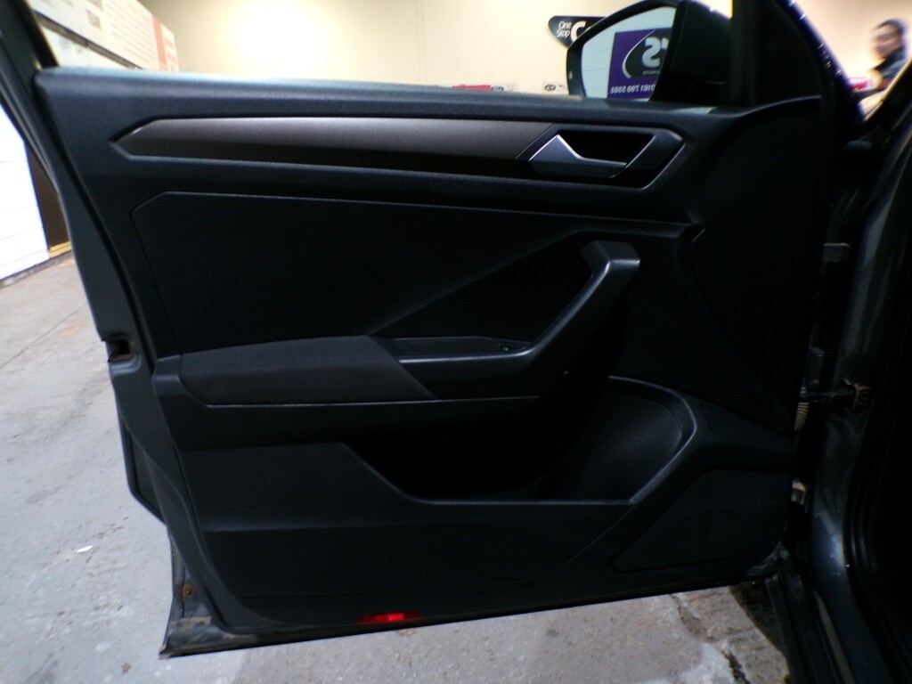 Used Volkswagen T-Roc 2018 for sale - 77818674: Photo 13