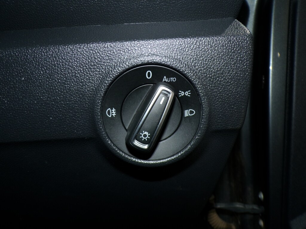 Used Volkswagen T-Roc 2018 for sale - 77818674: Photo 24