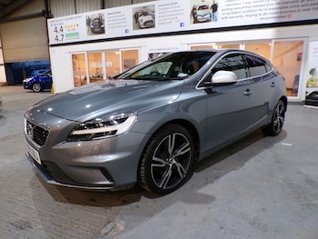 Used Volvo V40 2019 for sale - 76941876: Photo