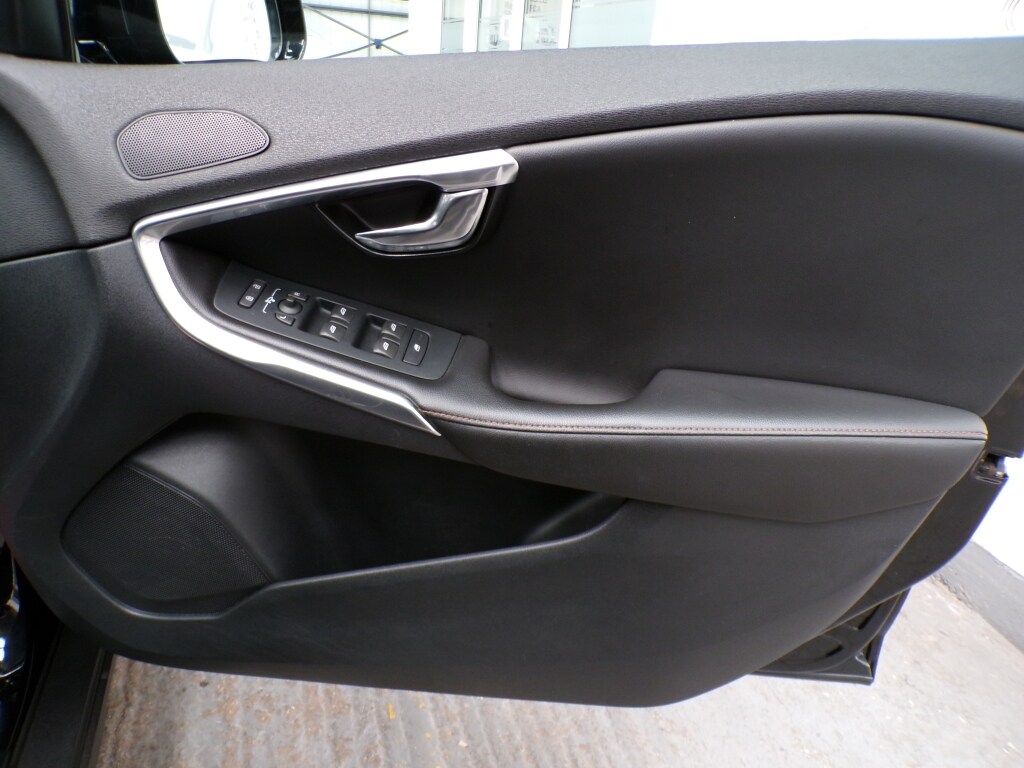 Used Volvo V40 2016 for sale - 76787001: Photo 15