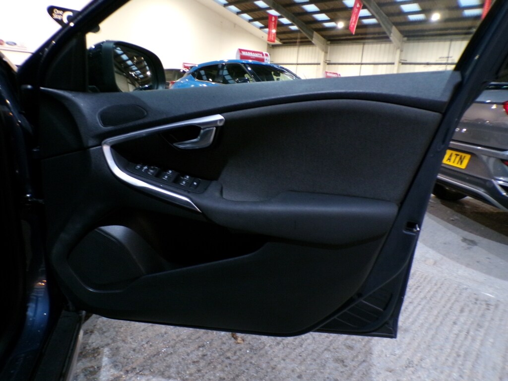 Used Volvo V40 2017 for sale - 77541236: Photo 16