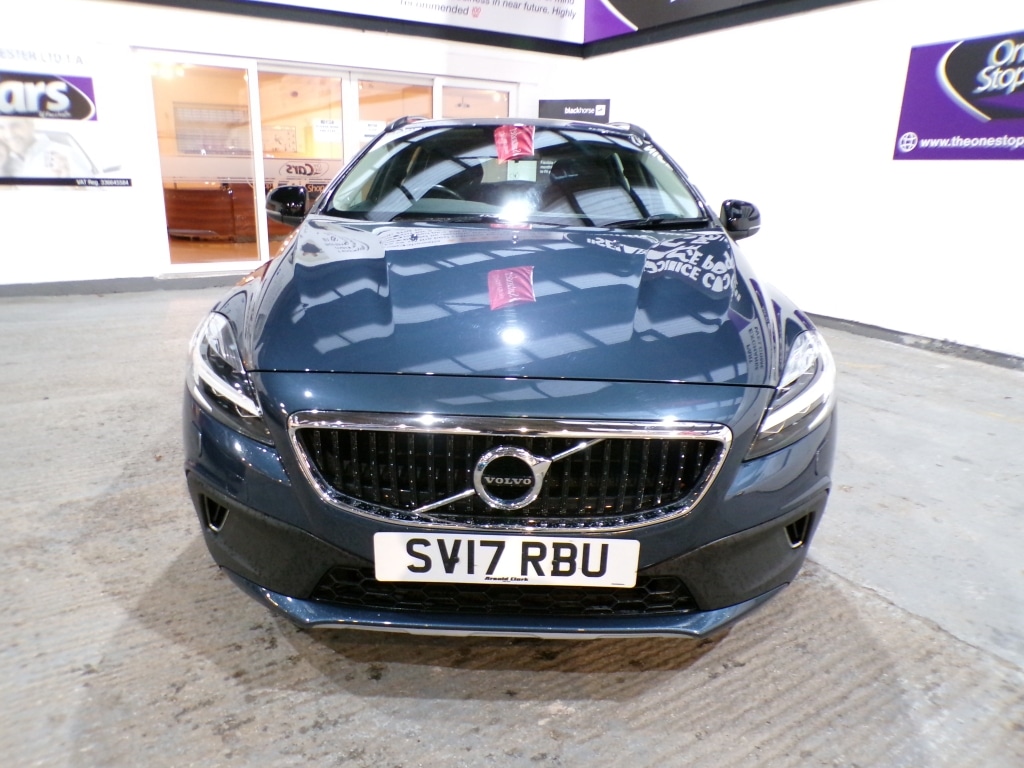 Used Volvo V40 2017 for sale - 77541236: Photo 2