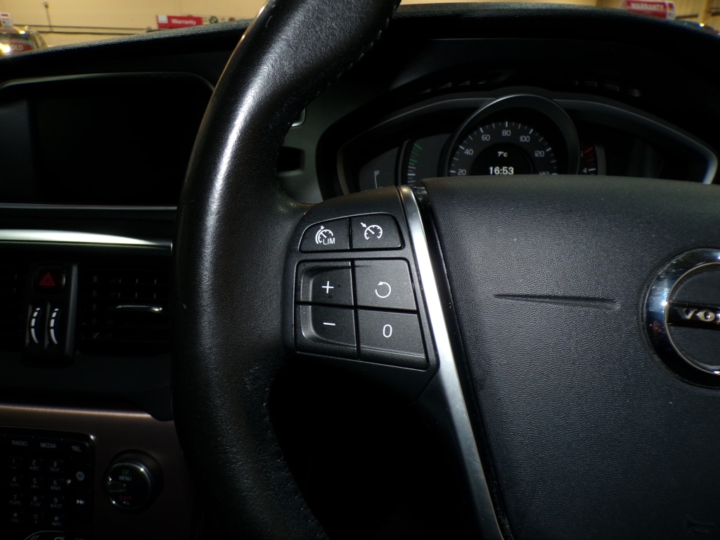 Used Volvo V40 2017 for sale - 77541236: Photo 21