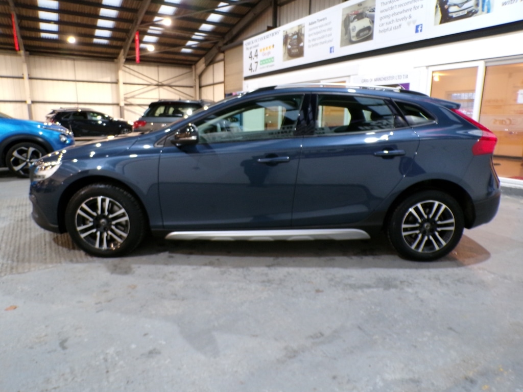 Used Volvo V40 2017 for sale - 77541236: Photo 4