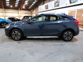 Used Volvo V40 2017 for sale - 77541236: Photo