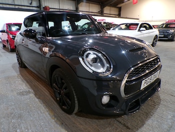 Used MINI Hatch 2019 for sale - 76787012: Photo