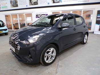 Used Hyundai i10 2023 for sale - 77975436: Photo