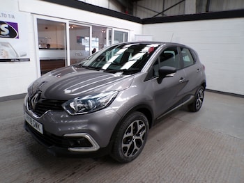 Used Renault Captur 2018 for sale - 76786986: Photo