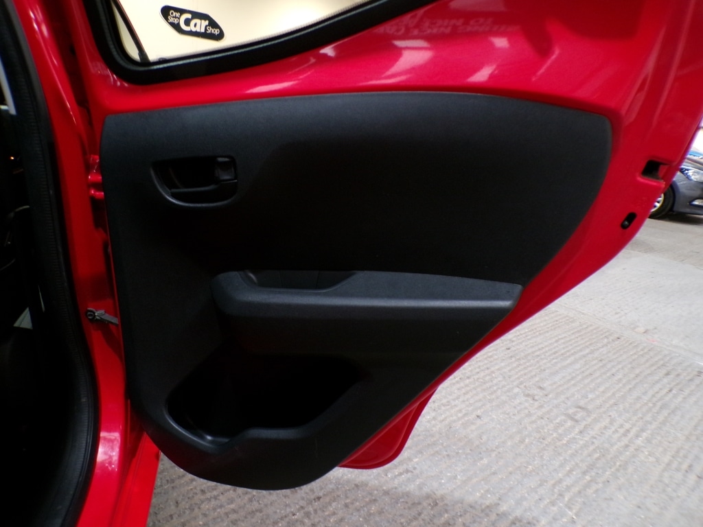 Used Toyota AYGO 2015 for sale - 77284836: Photo 27