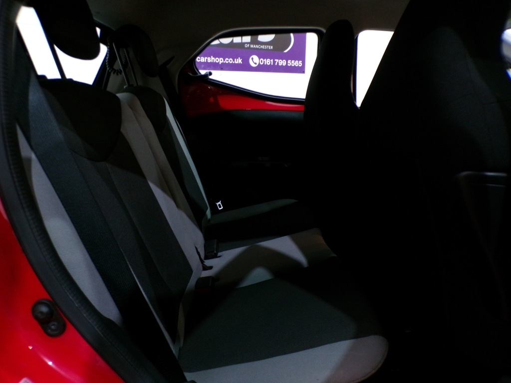 Used Toyota AYGO 2015 for sale - 77284836: Photo 28