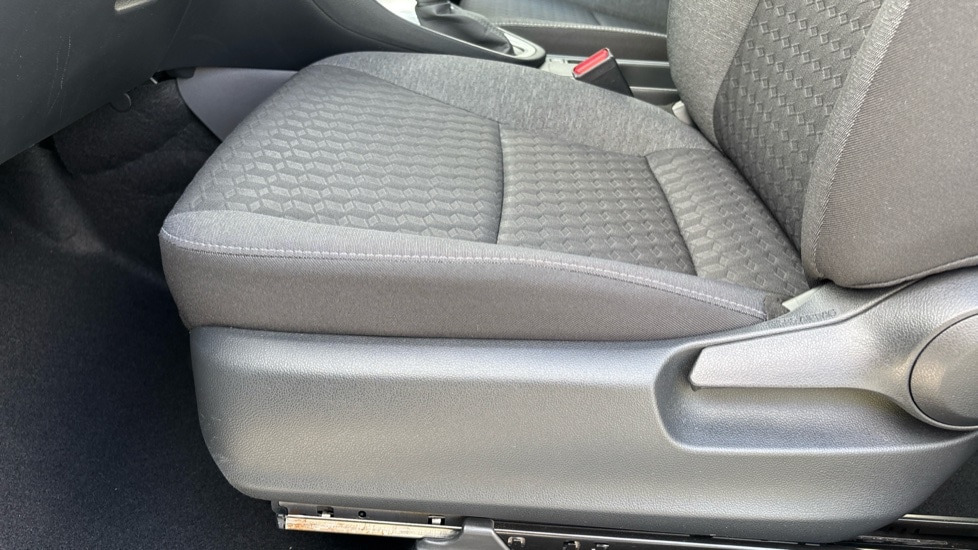 Used Toyota Yaris 2023 for sale - 76196049: Photo 34