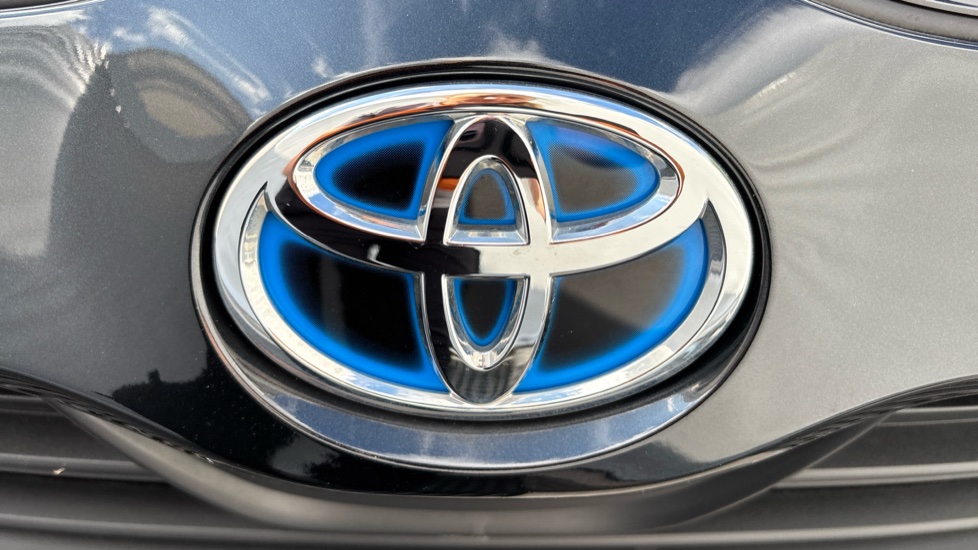 Used Toyota Yaris 2023 for sale - 76196049: Photo 41