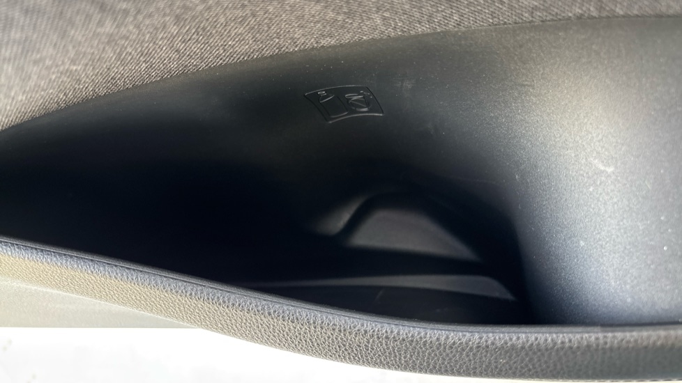 Used Toyota Yaris 2023 for sale - 76196049: Photo 48