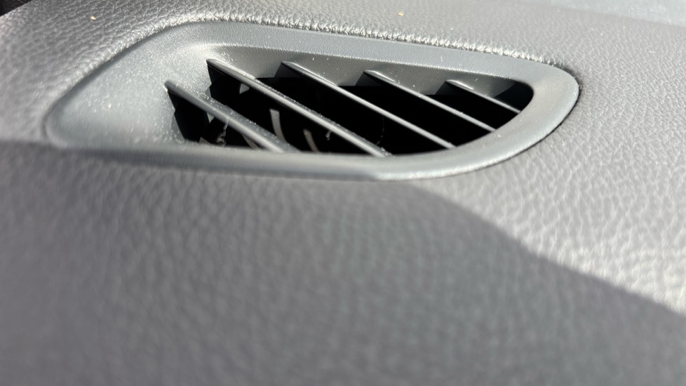 Used Toyota Yaris 2023 for sale - 76196049: Photo 51