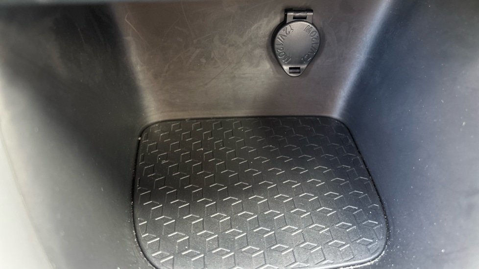 Used Toyota Yaris 2023 for sale - 76196049: Photo 64
