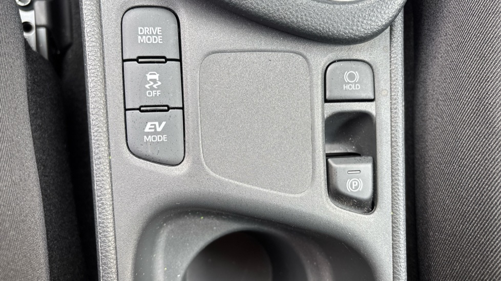 Used Toyota Yaris 2023 for sale - 76196049: Photo 67