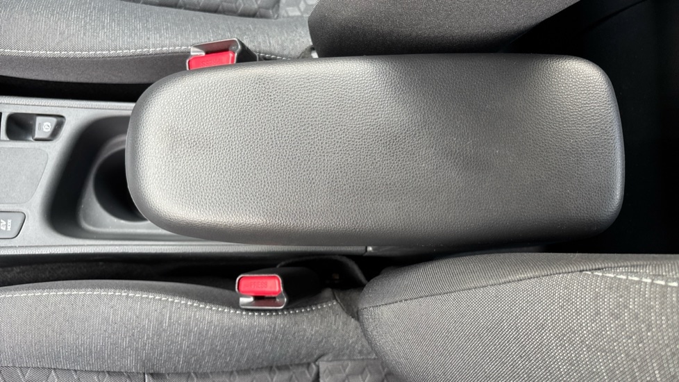 Used Toyota Yaris 2023 for sale - 76196049: Photo 68