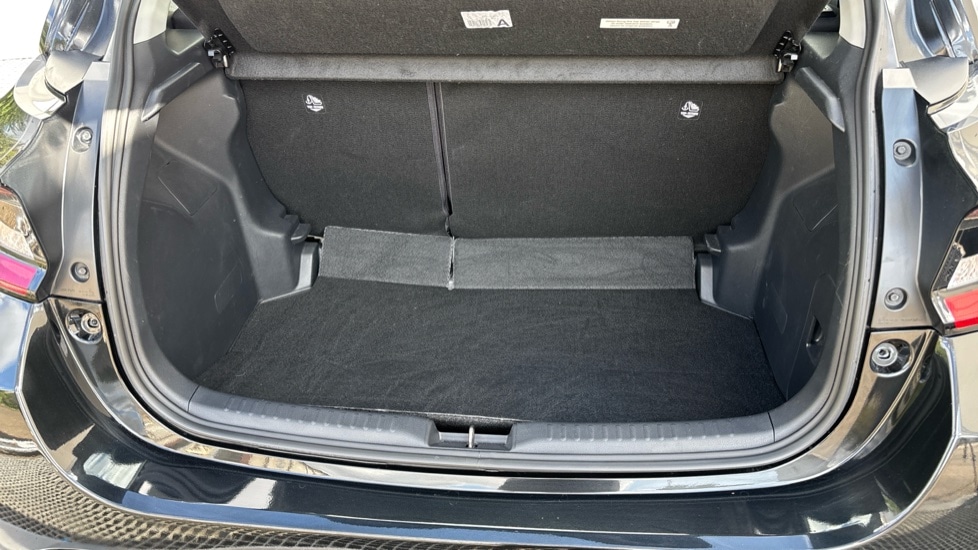 Used Toyota Yaris 2023 for sale - 76196049: Photo 81