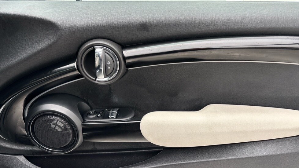 Used MINI Hatch 2021 for sale - 76428229: Photo 32