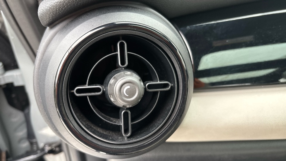 Used MINI Hatch 2021 for sale - 76428229: Photo 35