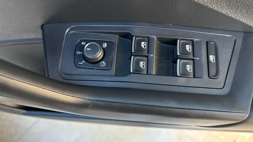 Used Volkswagen T-Roc 2019 for sale - 76442061: Photo 73