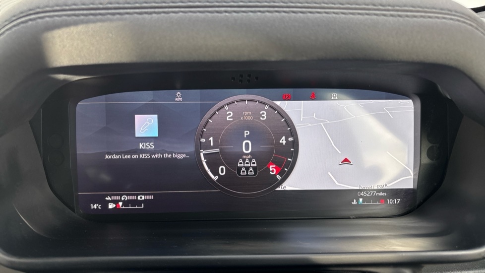 Used Land Rover Defender 2021 for sale - 76540085: Photo 13