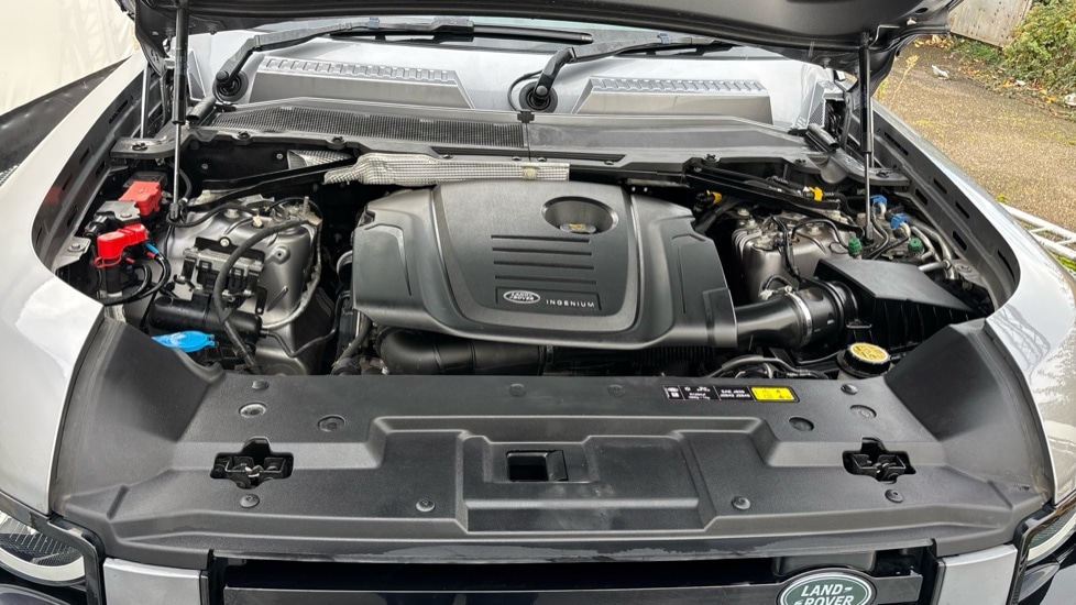 Used Land Rover Defender 2021 for sale - 76540085: Photo 16