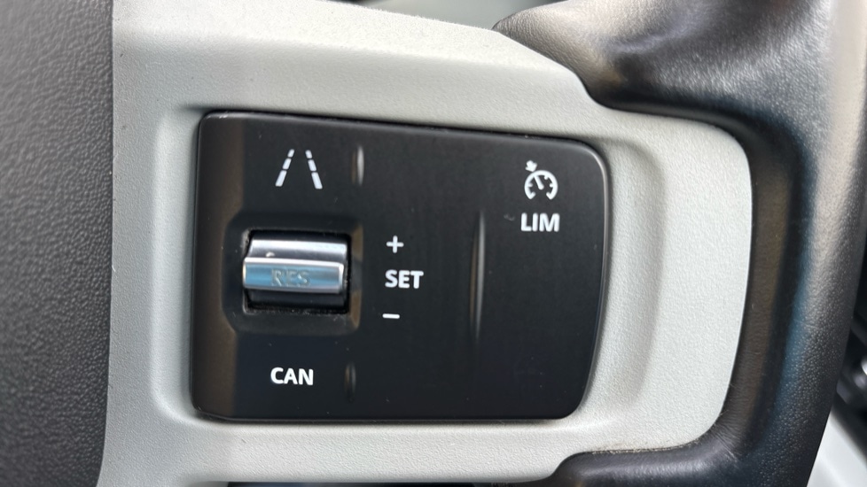 Used Land Rover Defender 2021 for sale - 76540085: Photo 24