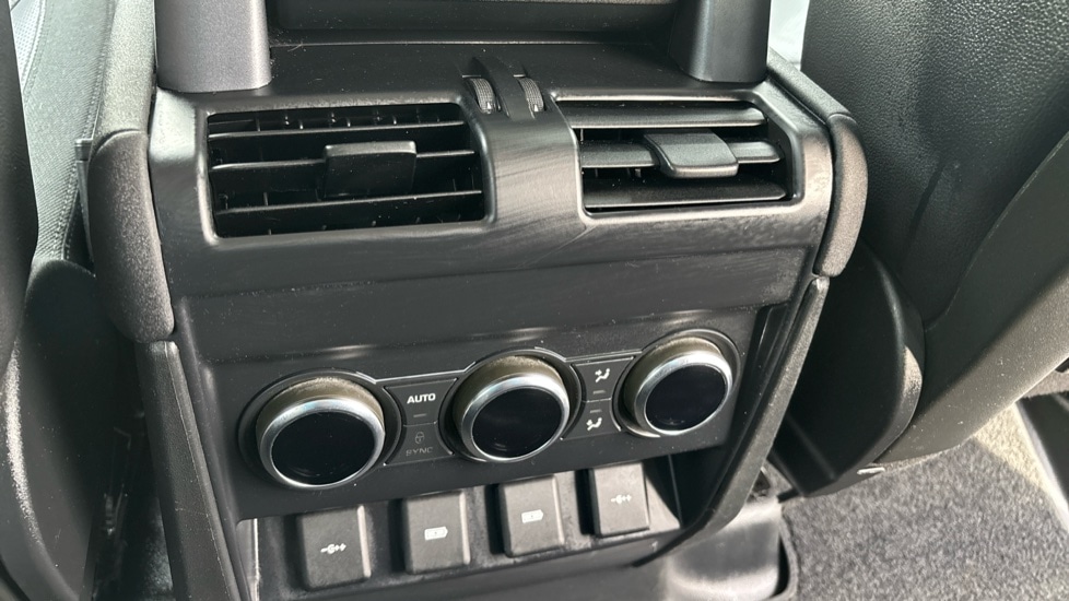 Used Land Rover Defender 2021 for sale - 76540085: Photo 35