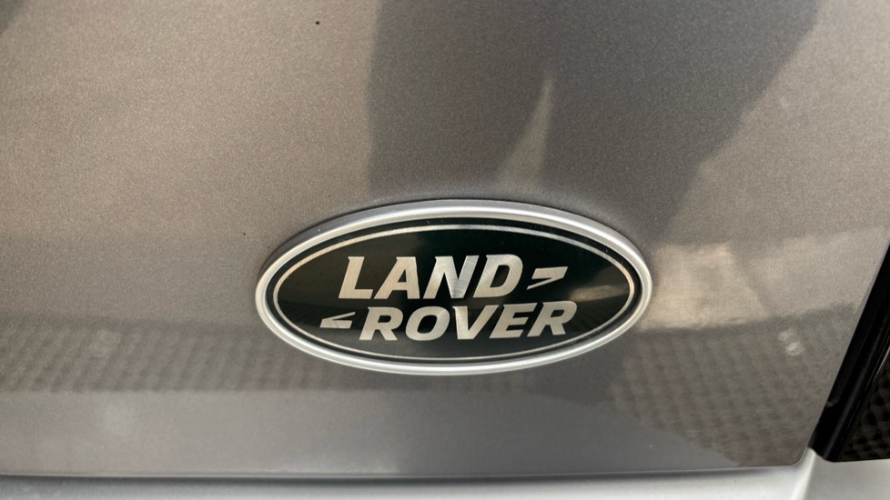 Used Land Rover Defender 2021 for sale - 76540085: Photo 41