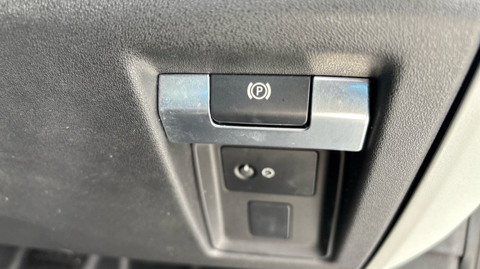 Used Land Rover Defender 2021 for sale - 76540085: Photo 70