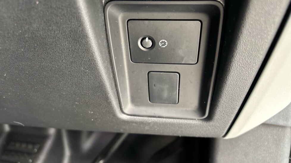 Used Land Rover Defender 2021 for sale - 76540085: Photo 71