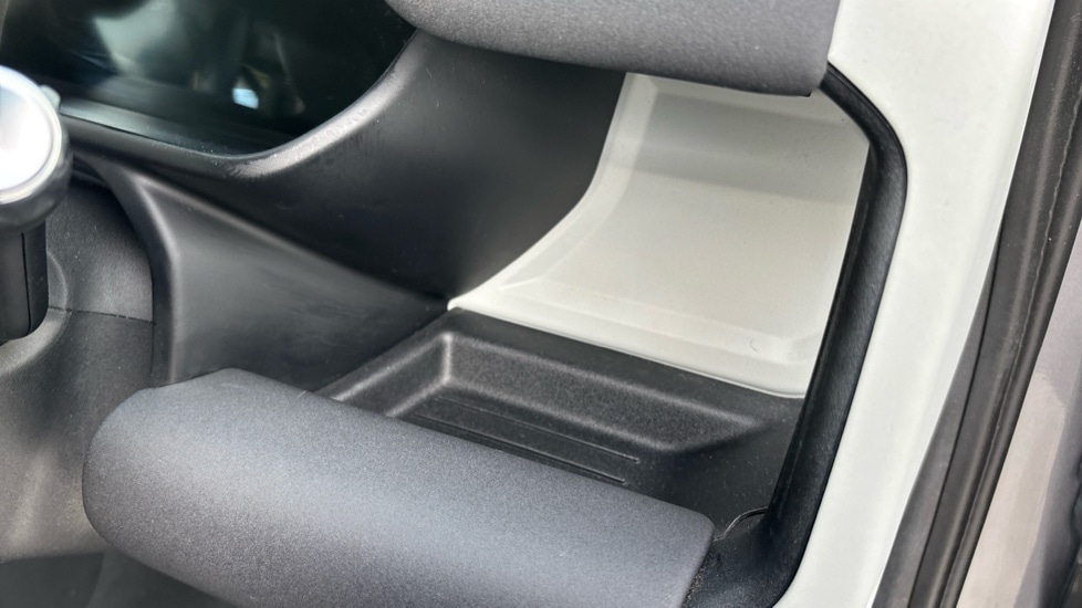 Used Land Rover Defender 2021 for sale - 76540085: Photo 72