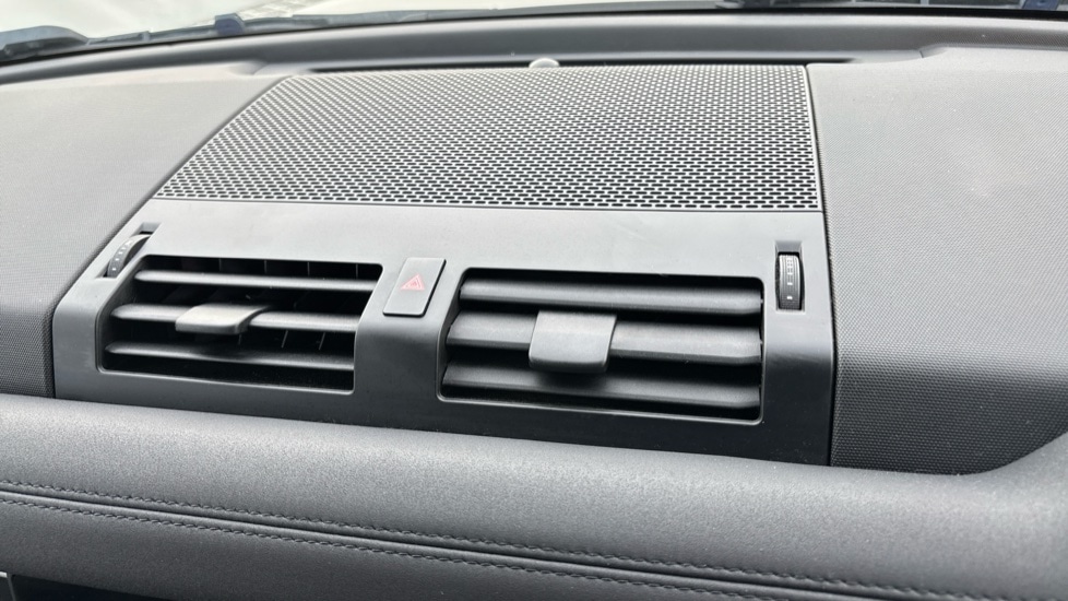 Used Land Rover Defender 2021 for sale - 76540085: Photo 73