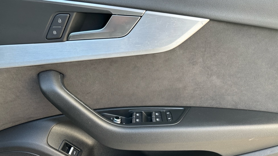 Used Audi A4 2016 for sale - 76154641: Photo 32