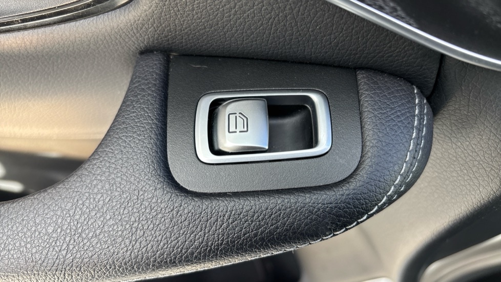 Used Mercedes-Benz GLC 2018 for sale - 76008308: Photo 44