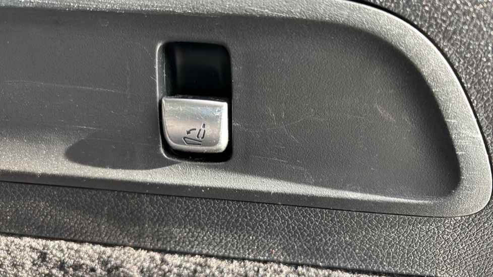 Used Mercedes-Benz GLC 2018 for sale - 76008308: Photo 62