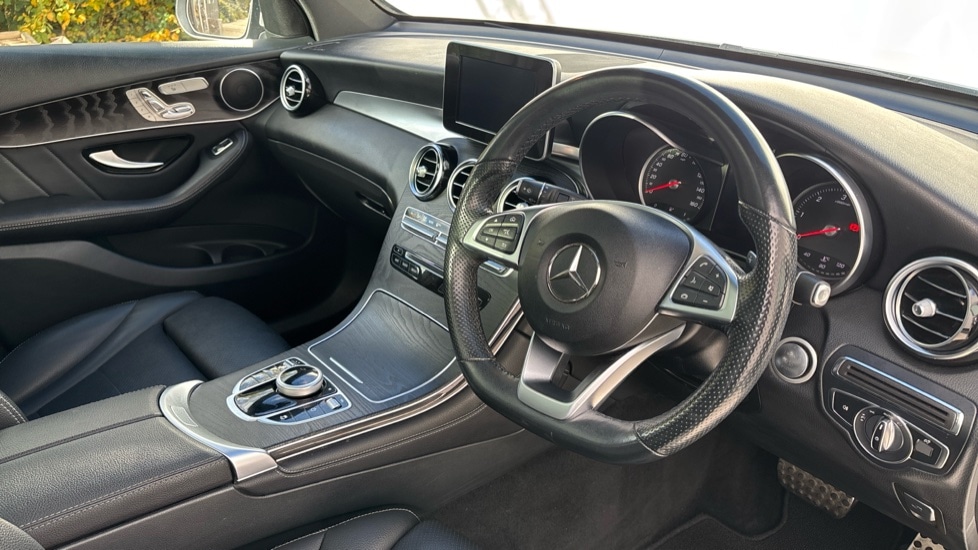 Used Mercedes-Benz GLC 2018 for sale - 76008308: Photo 9