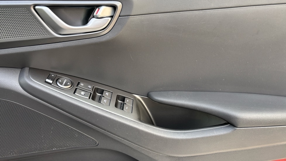 Used Hyundai IONIQ 2022 for sale - 76104195: Photo 32
