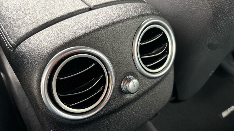 Used Mercedes-Benz C Class 2019 for sale - 76183946: Photo 35