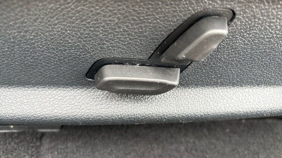 Used Mercedes-Benz C Class 2019 for sale - 76183946: Photo 50