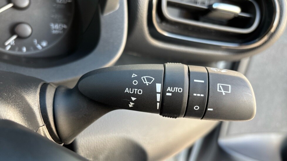 Used Toyota Yaris 2022 for sale - 76428251: Photo 26