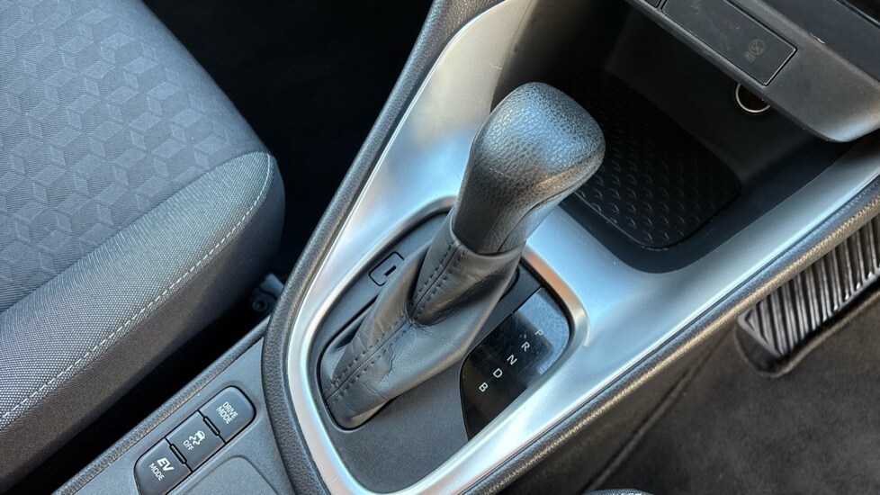 Used Toyota Yaris 2022 for sale - 76428251: Photo 31