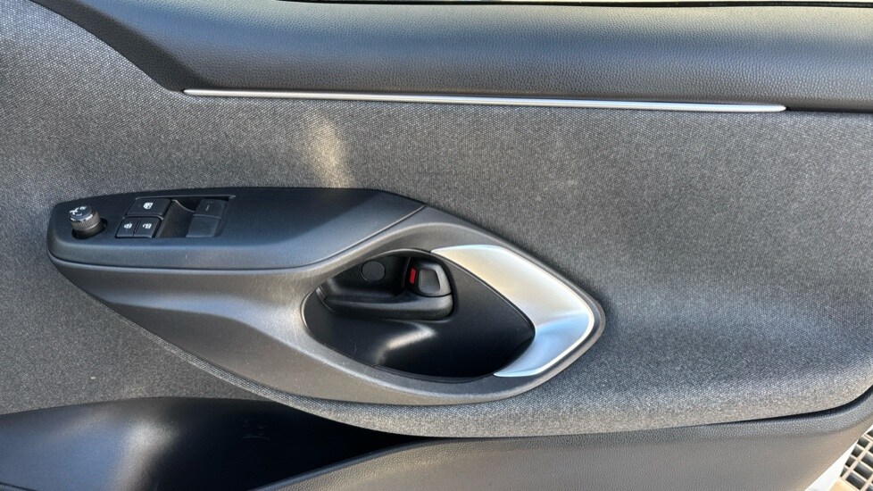 Used Toyota Yaris 2022 for sale - 76428251: Photo 32