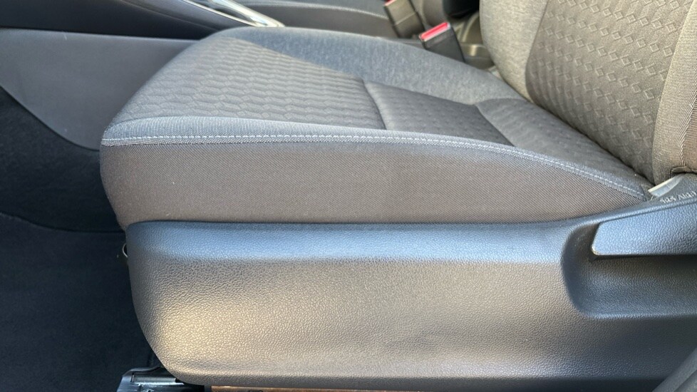 Used Toyota Yaris 2022 for sale - 76428251: Photo 34